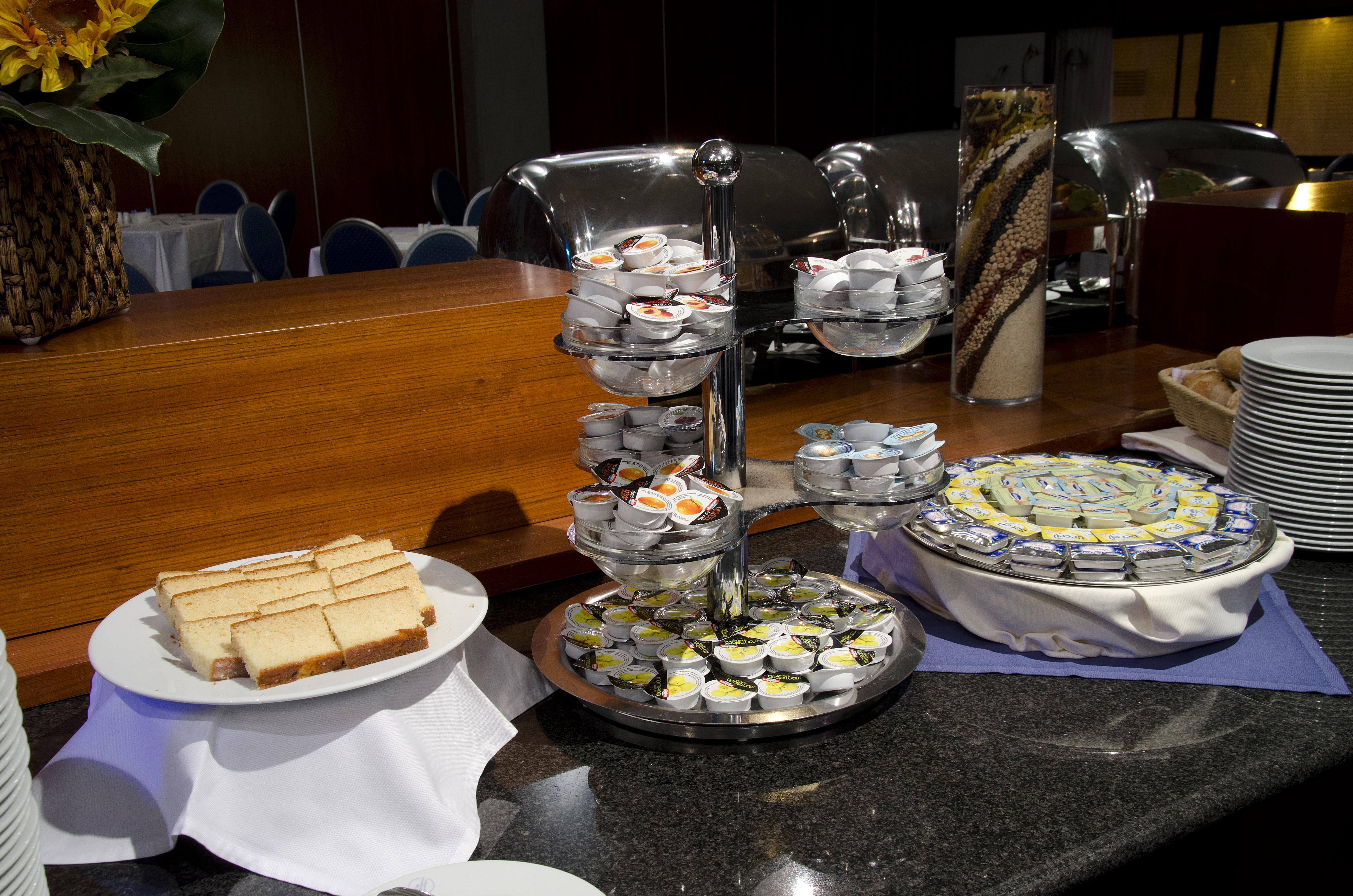 Vip Executive Arts Hotel 4*