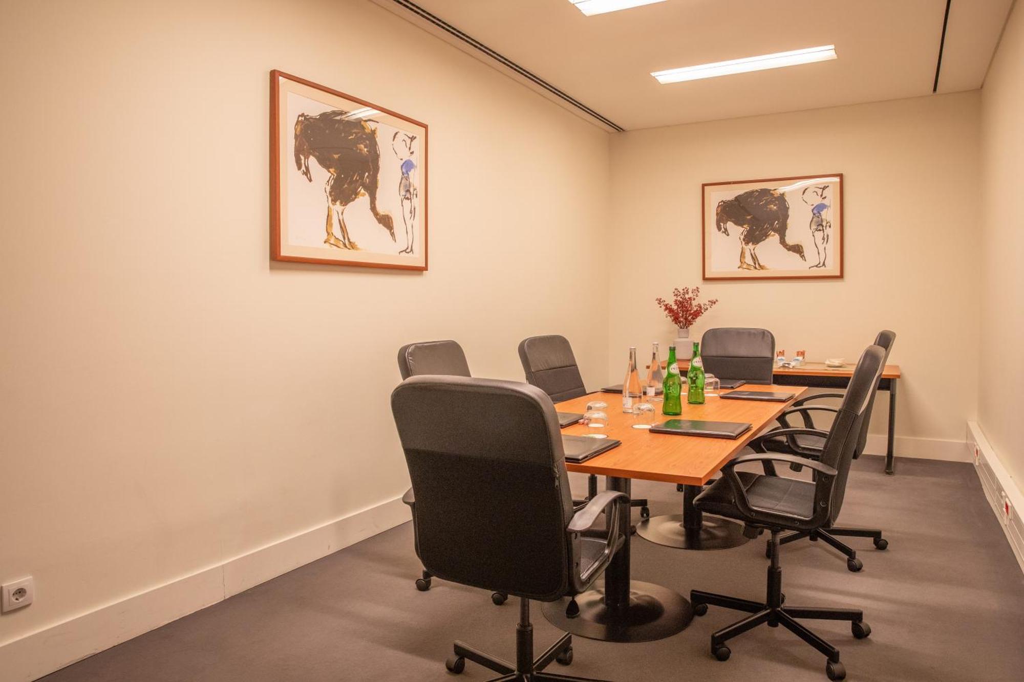 Hotel Vip Executive Arts 4*